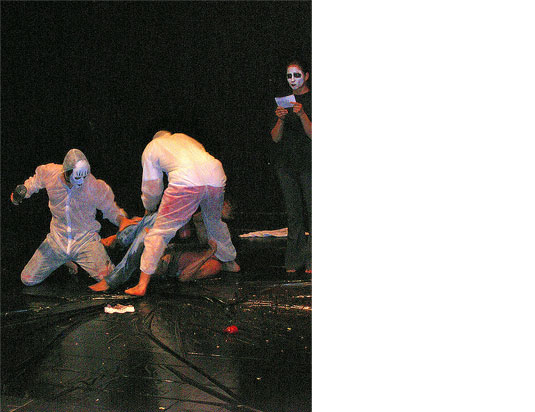 Torturing a monkey - Bild 06